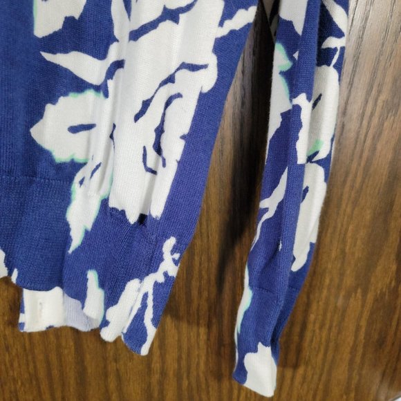 Lands End Supima Cotton Blue and White Floral Cardigan Size Small - Picture 9 of 9